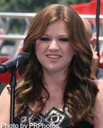 kelly clarkson hairstyles