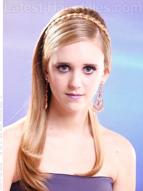 classic-prom-half-updo-headband A classic prom half updo hairstyle with headband