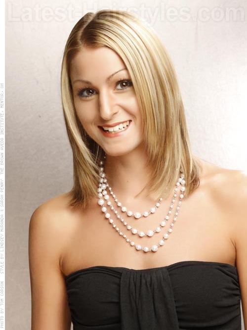 Sleek Medium Blonde Casual Layered Style Sleek Medium Blonde Casual Layered Style