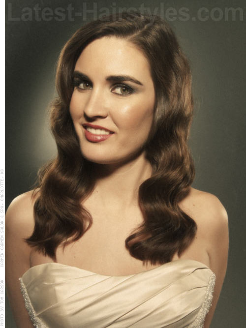 Retro Elegance Wavy Long Style Retro Elegance Wavy Long Style