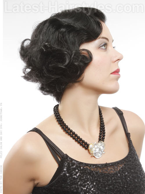 Bouncy Bob Wavy Short Fun Look Side View Bouncy Bob Wavy Short Fun Look Side View