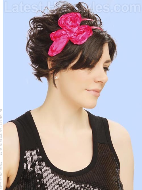 Choppy Brunette Style with Bright Accessory and Side Bangs Choppy Brunette Style with Bright Accessory and Side Bangs