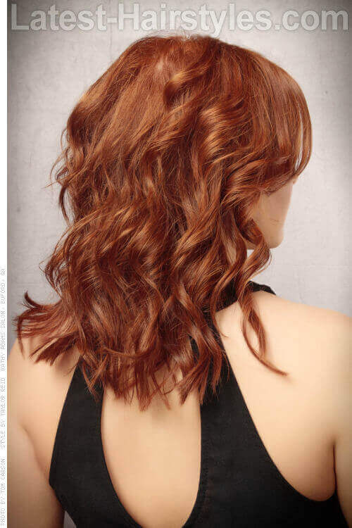 Relaxed Wavy Hairstyle with Waves Back View Relaxed Wavy Hairstyle with Waves Back View