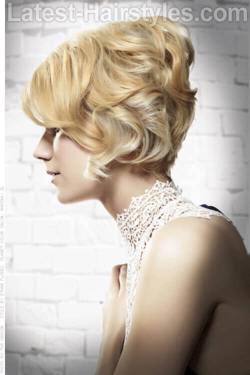 Retro Chick Short Hairstyle with Waves Side View Retro Chick Short Hairstyle with Waves Side View