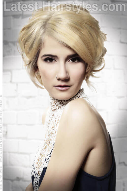 Retro Chick Short Hairstyle with Waves Retro Chick Short Hairstyle with Waves