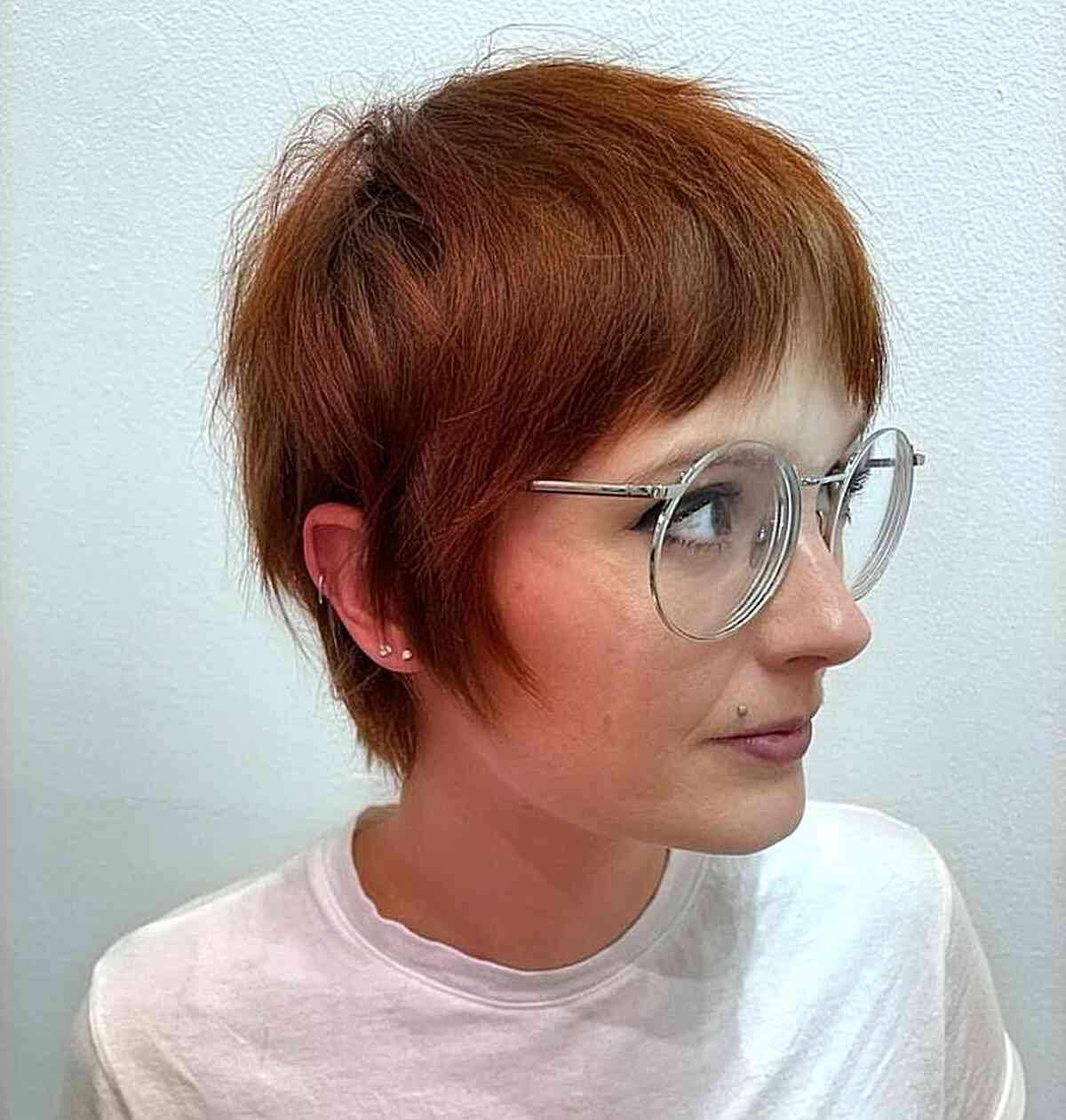1990s-Inspired Face-Framing Pixie with Bangs