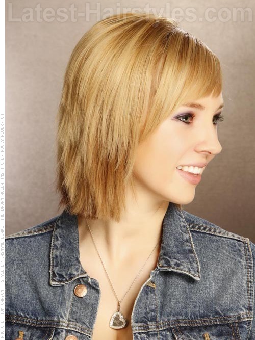 24 Medium Hairstyles For Oval Faces In 2020