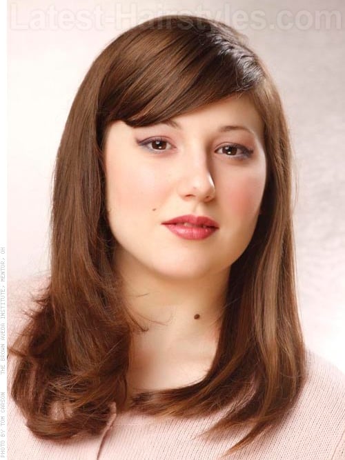 23 Perfect Medium Hairstyles For Square Faces In 2020