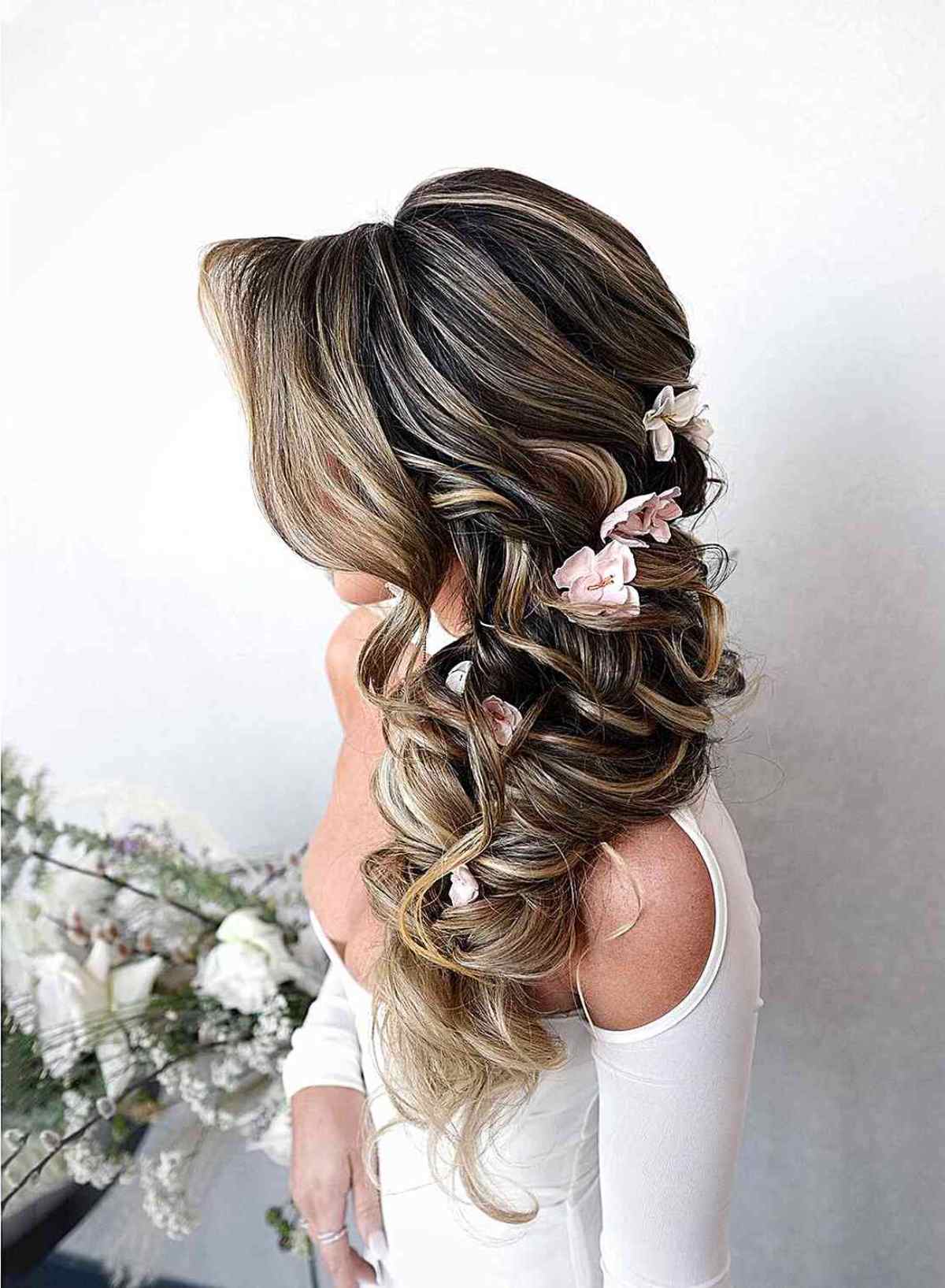 Pinning some pilus upwards allows y'all to maintain some length around your human face upwards 23 Gorgeous Formal Half Updos You’ll Fall In Love With