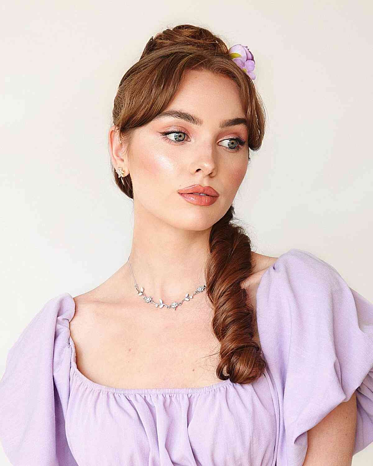 A long side ponytail is beingness seen everywhere this yr fourteen Cute Romantic Side Ponytail Ideas for Long Hair