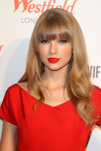 While it signifies the decision of 1 yr in addition to frequently causes us to give-up the ghost nostalgic eleven Fun Hairstyles to Consider for New Year’s Eve