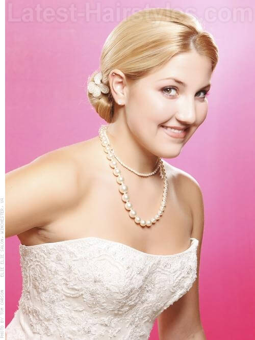 formal hairstyle chignon