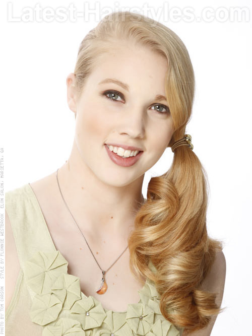 Few things complement a dandy haircut or a superb For Your Hair Bucket List: 46 Side-Swept Bangs