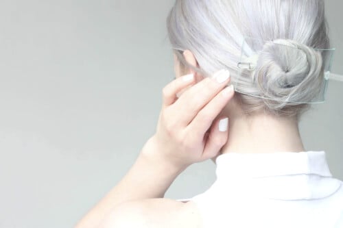 re rounding upwardly a slew of DIY projects for you lot to recreate at your leisure Get Crafty: 6 DIY Hair Accessories to Embellish Your Coiffure