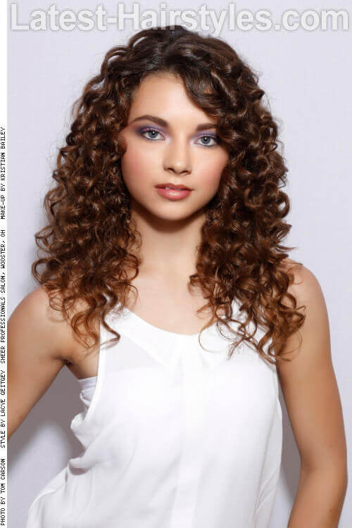 Brunette goddesses are ever looking for a way to modify their locks without having to cu 34 Iconic Long Brown Hair Ideas To Try