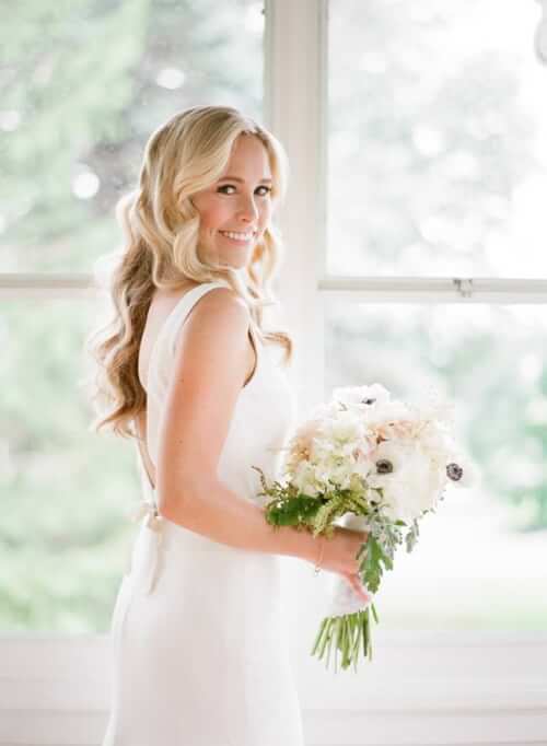 a crisp cool breeze as well as pumpkin spice everything tells us that autumn is officially hither ix Fall Wedding Hair Ideas We Absolutely Adore
