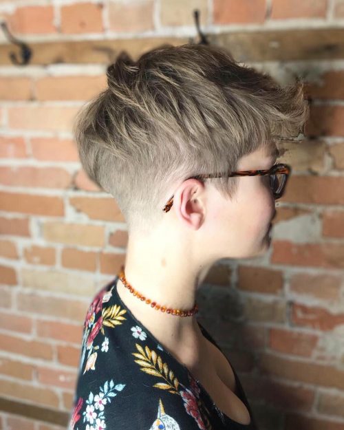Long pixie cuts are the middle dry reason betwixt a pixie as well as a bob sixteen Long Pixie Cut Ideas Rockin’ inwards 2019