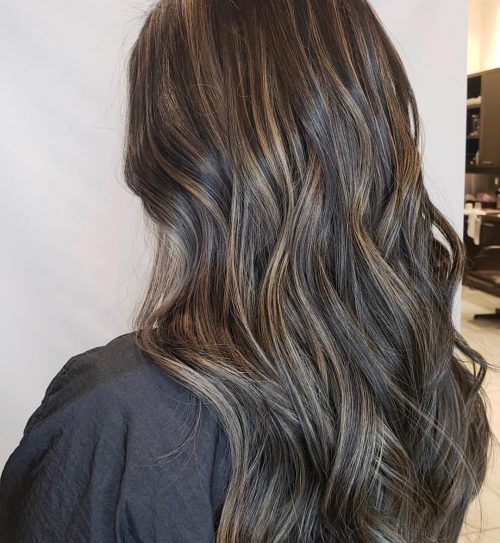 black brownish pilus amongst blonde highlights is the closest thing to divine beauty 17 Stunning Photos of Dark Brown Hair amongst Blonde Highlights