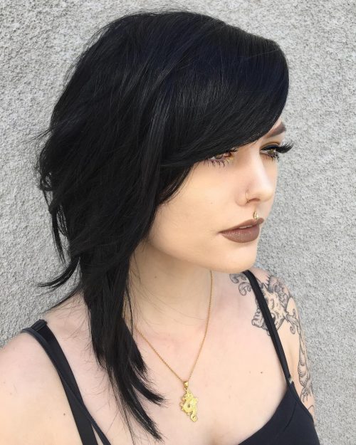 A long bob amongst bangs is a haircut that ends anywhere betwixt the shoulder together with collarbone  22 Chic Long Bob amongst Bangs