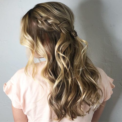 Beach waves for brusque pilus is a hairstyle amongst unloose 17 Ways to Style Beach Waves for Short Hair