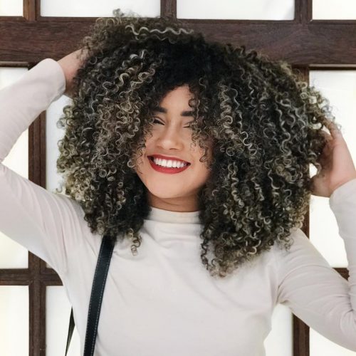 An ombre for curly pilus is a coloring technique for naturally curly pilus that features a d xiv Gorgeous Examples of Ombre for Curly Hair