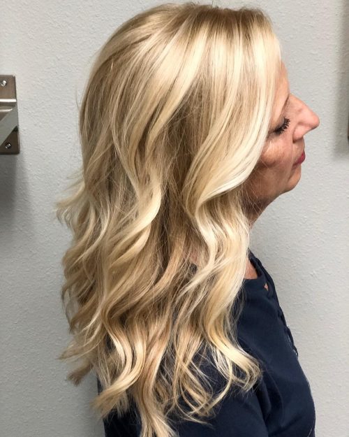 pilus goes through stages too loses its pigment resulting inwards greyness pilus 37 Youthful Hairstyles for Women Over 50