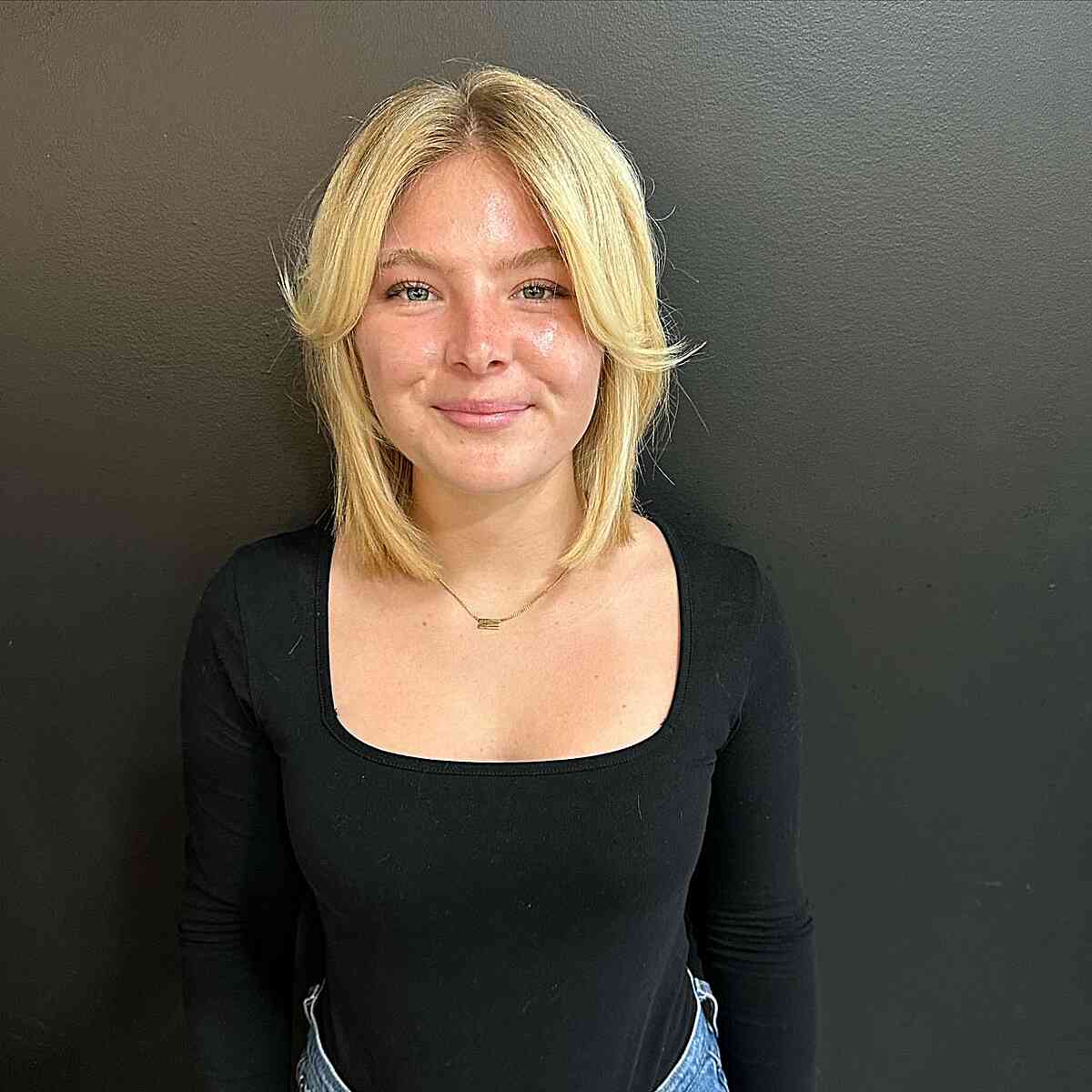 Blonde Rachel Long Bob with Middle-Parted Bangs