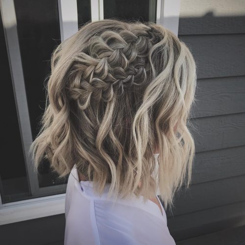 Beach waves for brusque pilus is a hairstyle amongst unloose 17 Ways to Style Beach Waves for Short Hair