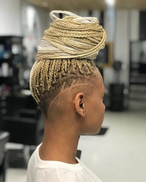 Long box braids are a protective braiding hairstyle that has box thirteen Best Long Box Braids for Protective Hairstyles