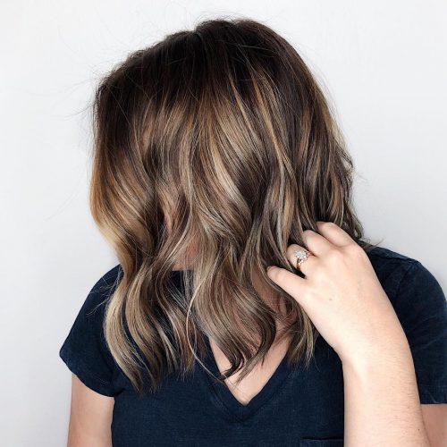 black brownish pilus amongst blonde highlights is the closest thing to divine beauty 17 Stunning Photos of Dark Brown Hair amongst Blonde Highlights