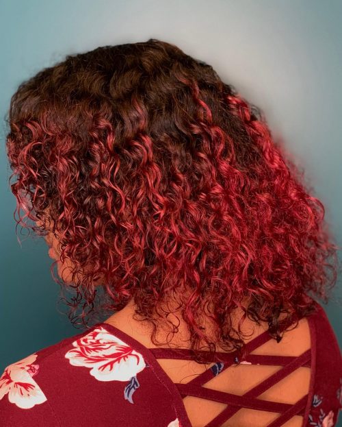 An ombre for curly pilus is a coloring technique for naturally curly pilus that features a d xiv Gorgeous Examples of Ombre for Curly Hair