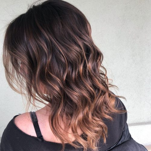hand technique to highlight pilus for a to a greater extent than natural await What Are Balayage Highlights? Here are xiv Perfect Examples