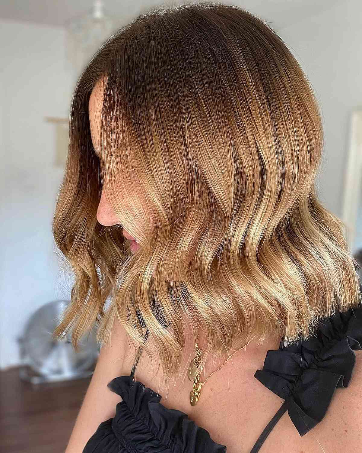 Casual and Cute Shoulder-Length Hairstyle