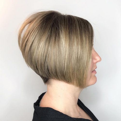 A graduated bob is a type of bob that has to a greater extent than length inward front end together with to a greater extent than book at the dorsum 17 Hottest Graduated Bob Haircuts Right Now