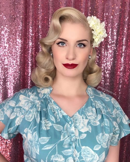 but I of late began watching Mad Men together with I 22 Foxy ’60s Hairstyles That You Can Wear