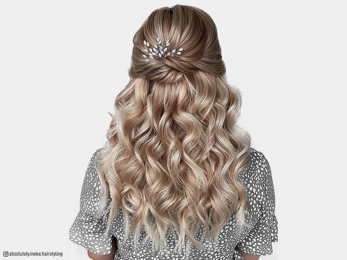 20 Open Hairstyle Ideas for Wedding Functions