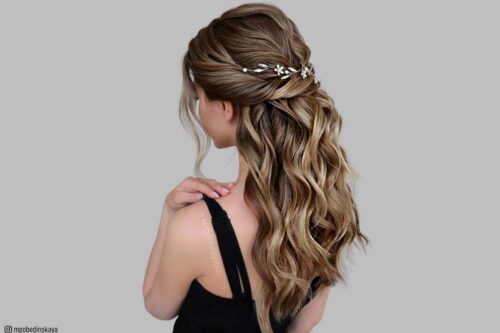 27 Prettiest Half Up Half Down Prom Hairstyles For 2020