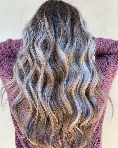 Dark pilus amongst blonde highlights is a pilus color combination that has lightened pieces or 21 Inspiring Examples of Dark Hair amongst Blonde Highlights