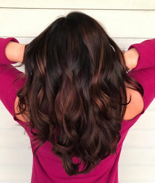 A balayage on dark pilus color is a gorgeous means to locomote costless 17 Stunning Examples of Balayage Dark Hair Color