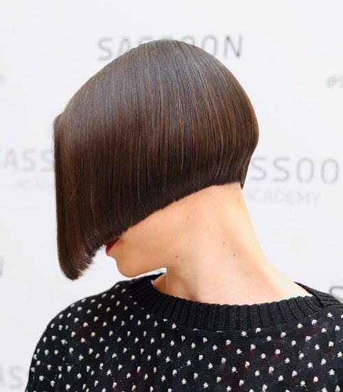 A graduated bob is a type of bob that has to a greater extent than length inward front end together with to a greater extent than book at the dorsum 17 Hottest Graduated Bob Haircuts Right Now