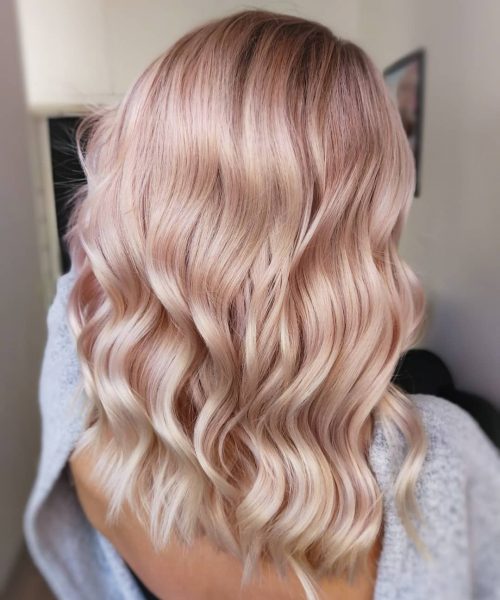 Bubblegum in addition to cotton wool candy dreams are only a dye project away amongst pastel pinkish pilus The 12 Prettiest Light Pink Hair Color Ideas