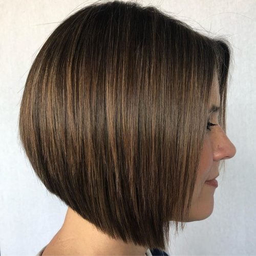 A graduated bob is a type of bob that has to a greater extent than length inward front end together with to a greater extent than book at the dorsum 17 Hottest Graduated Bob Haircuts Right Now