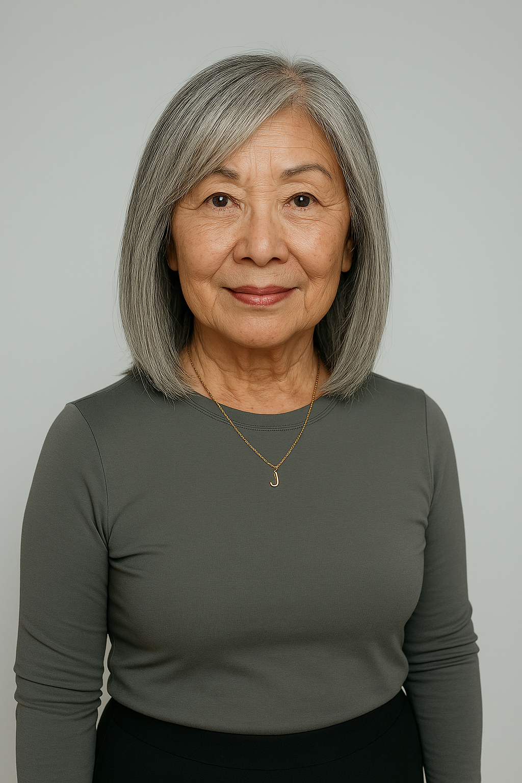 Sleek Silver Blunt Bob with Subtle Layers