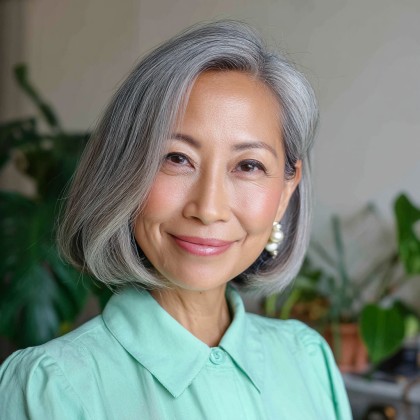 Chic Gray Lob with Soft Lowlights