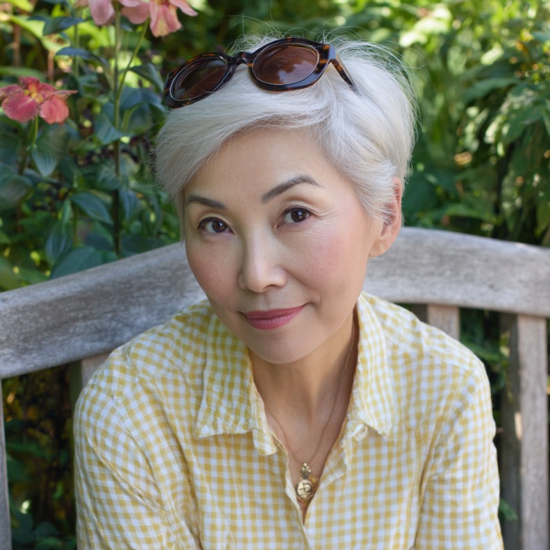 Chic Silver Textured Pixie Cut