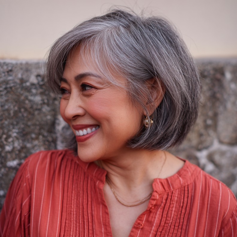 Chic Silvery Textured Bob with Subtle Layers