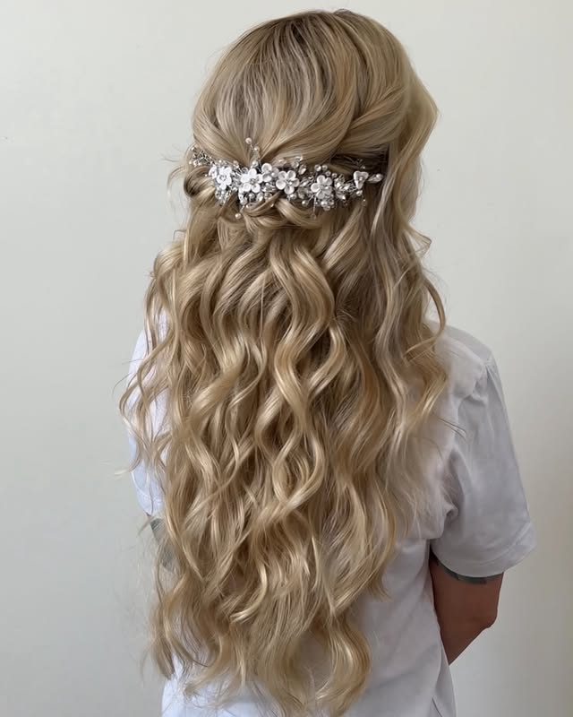 Gorgeous Half-Up Half-Down Beachy Waves