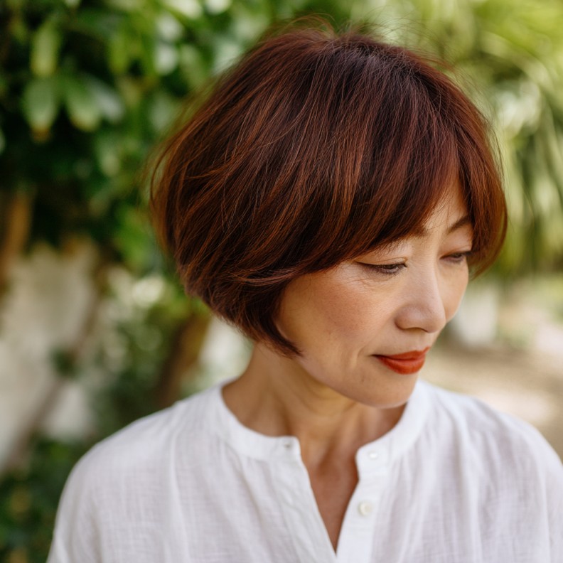 Modern Layered Bob with Subtle Warm Tones