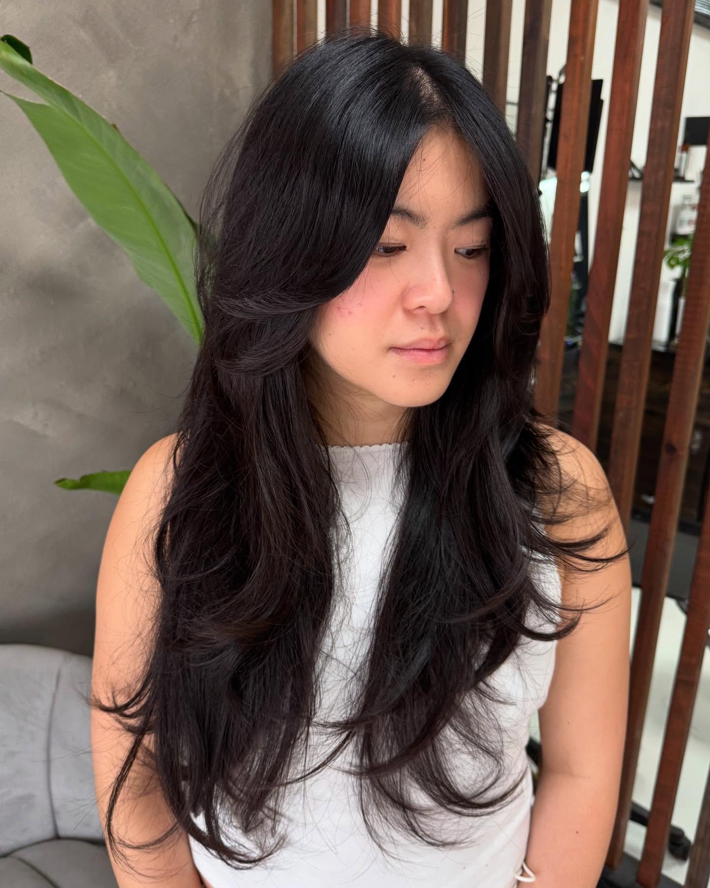 Chic Layered Hush Cut with Soft Curtain Bangs
