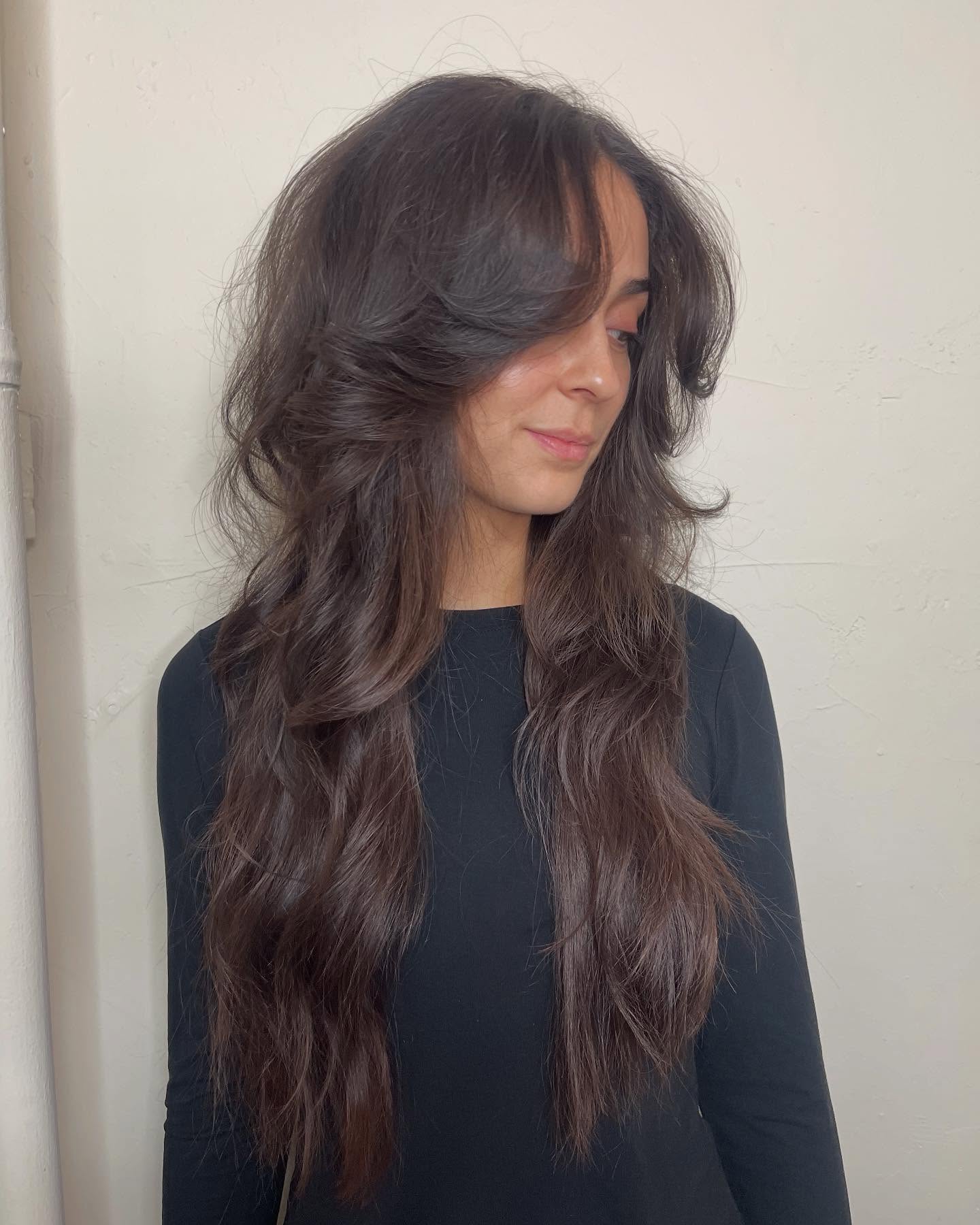 Textured Feathered Layers with Emphasized Volume